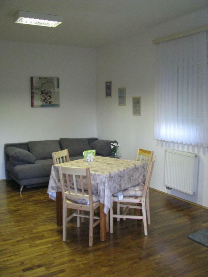 Hisa Marjetica Appartement Maribor Buitenkant foto